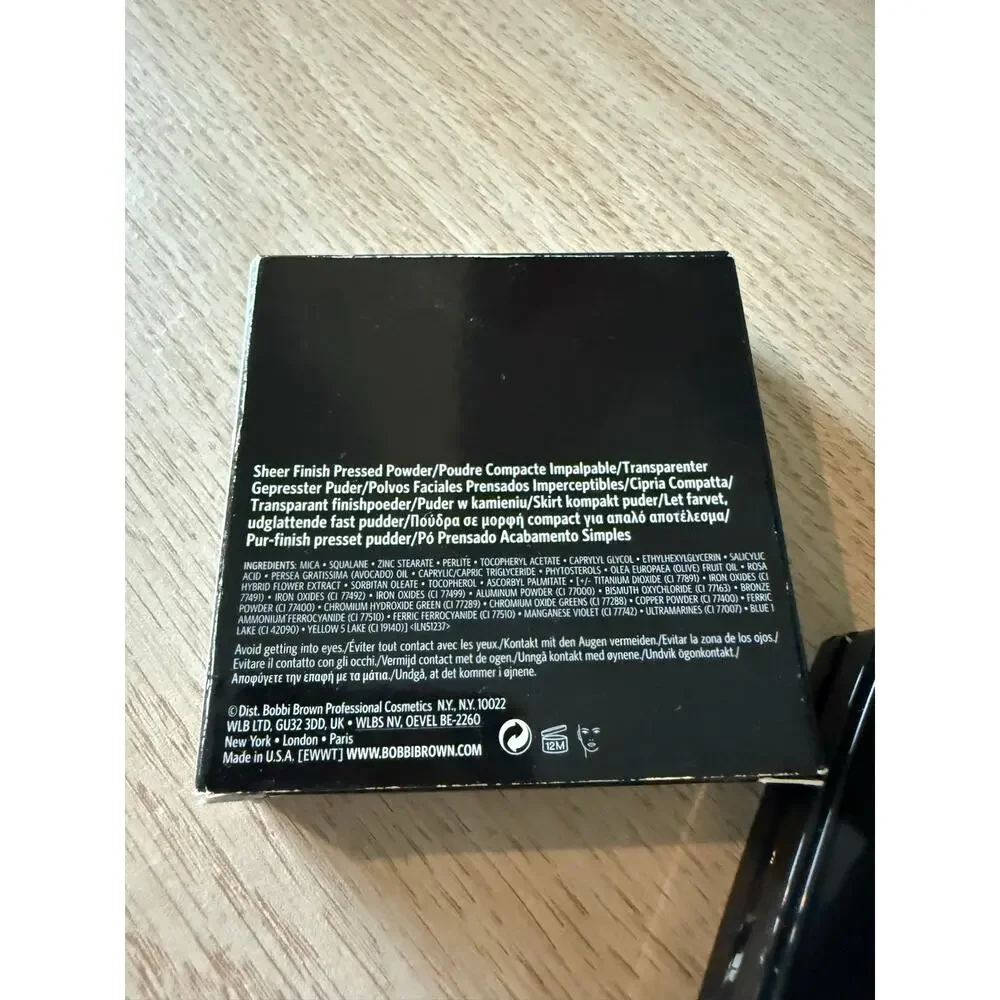$55 Bobbi Brown Sheer Finish Pressed Powder Soft Porcelain 9g